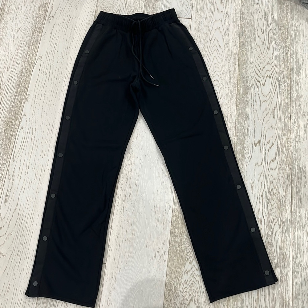 Alo Courtside tear away  Pants